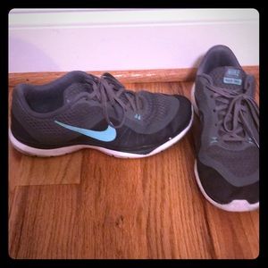 Women’s Nike size 8 training shoes- flex TR6